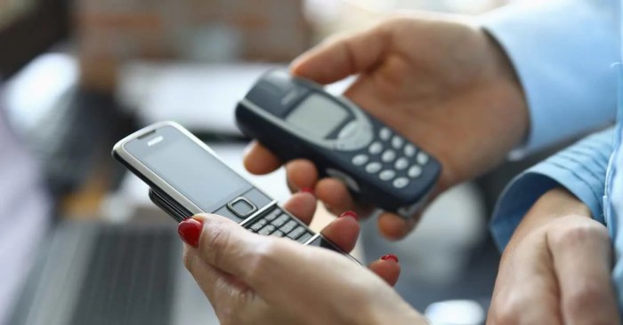 Smartphones vs dumb phones no contest