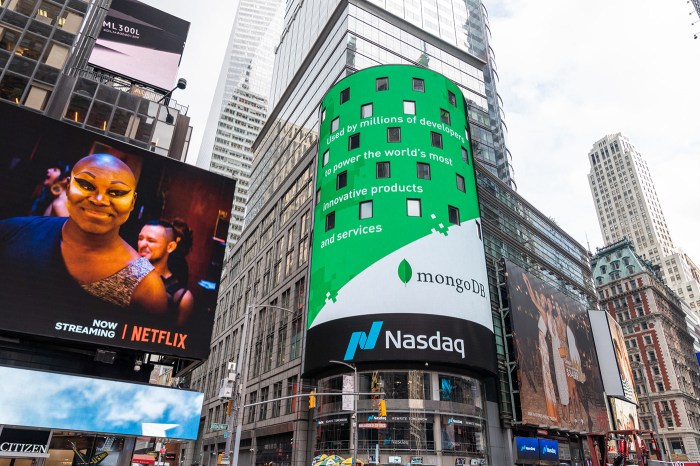Ipo Nasdaq snares google ipo