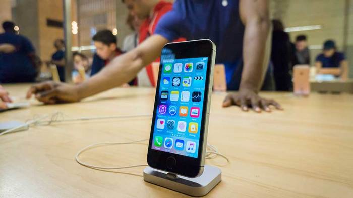 Samsung enters iphone wars