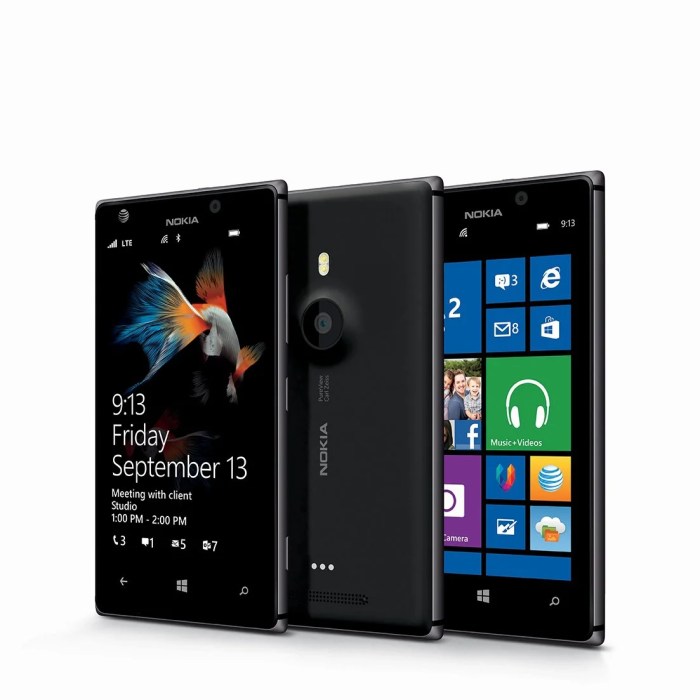 Microsofts mobile 6 makes an early debut