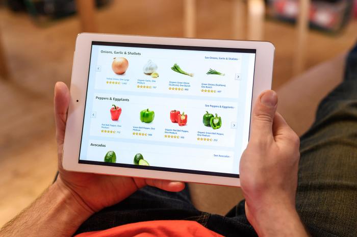Consumers demand e tailers deliver