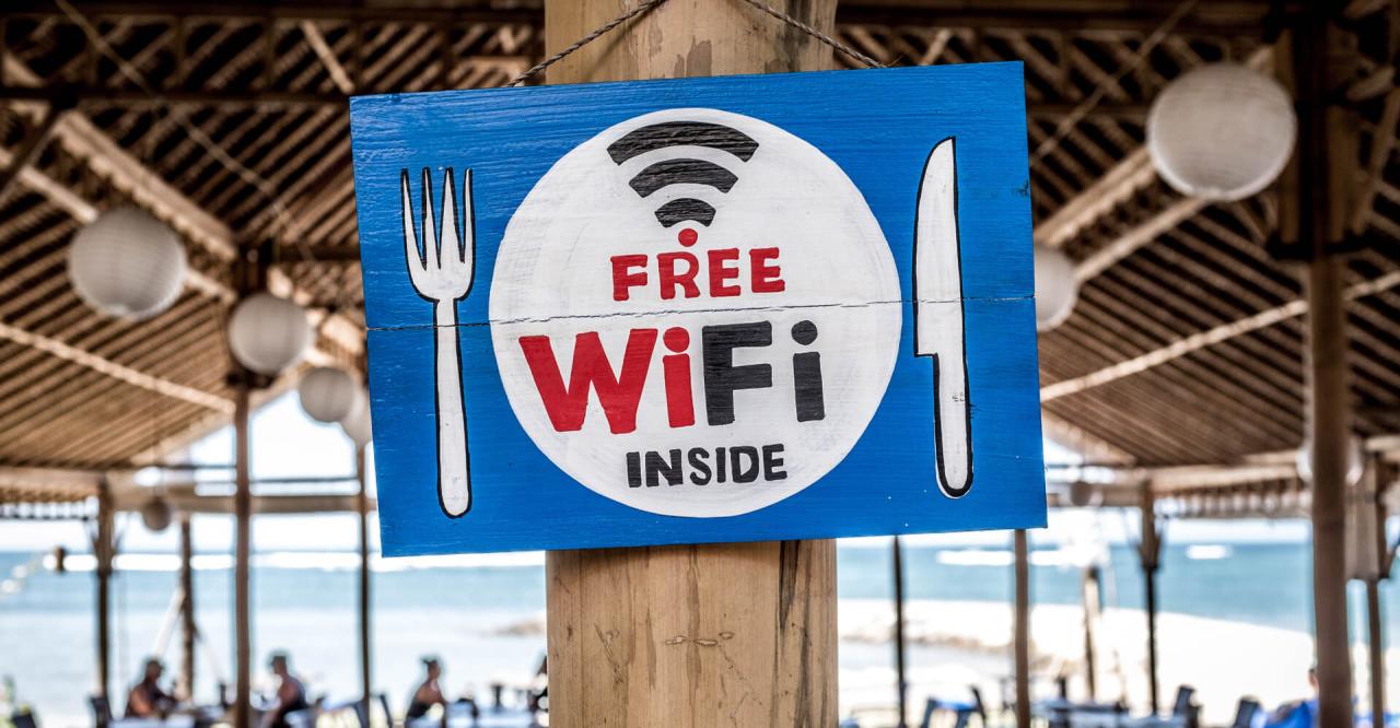 Wifi zona simbolo nuvoletta illustrazione depositphotos milehighonthecheap Wifi to free or not to free