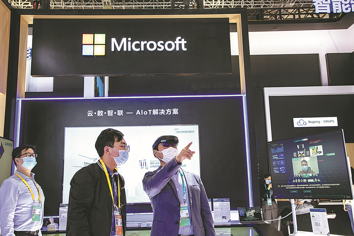 Microsoft lowers prices to compete with linux in asia