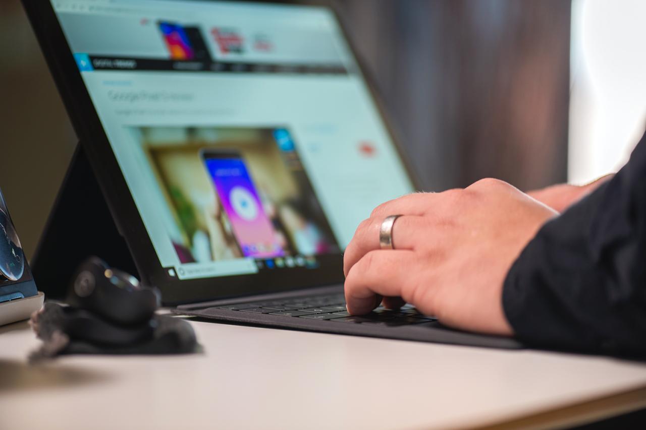 Microsofts silverlight aims to outshine flash