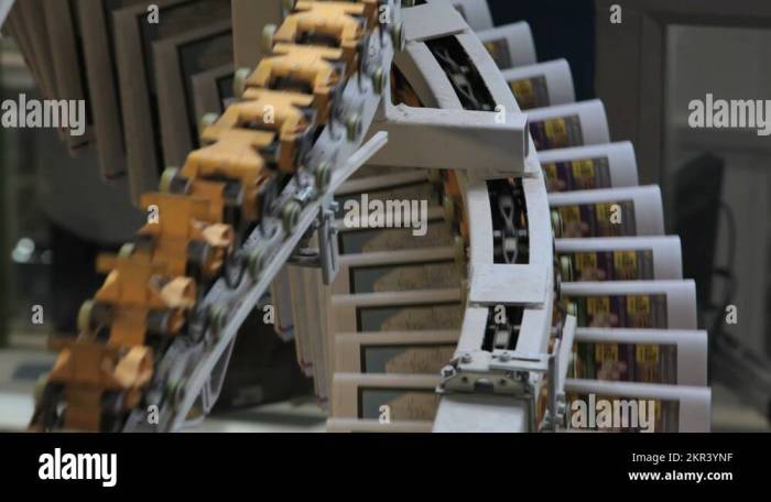 Boston newspaper blurs the line between web and print