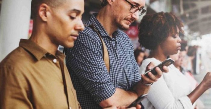 Smartphones vs dumb phones no contest