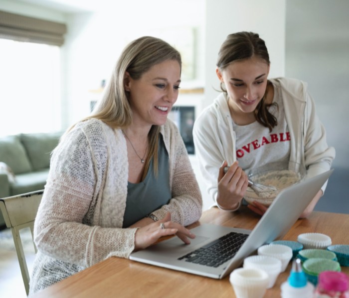 Aol makes broadband friends pushes high speed service