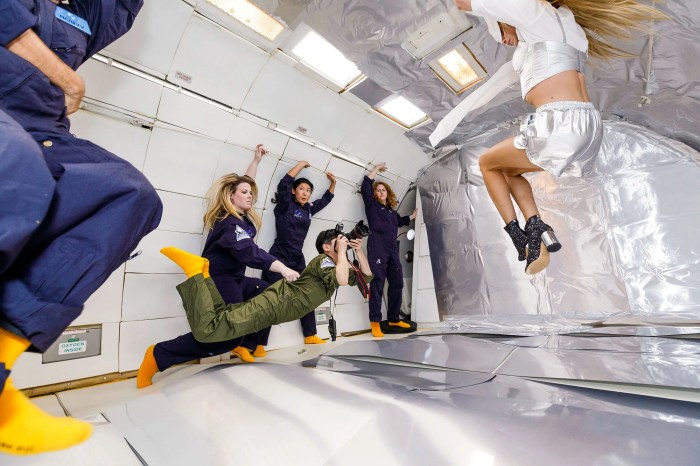 Hawking begins space training with zero g flight