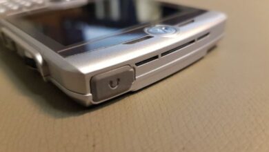 Lots of features lend appeal to the motorola q