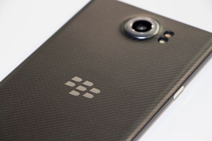 Rim to let winmobile 6 users pack virtual blackberry apps